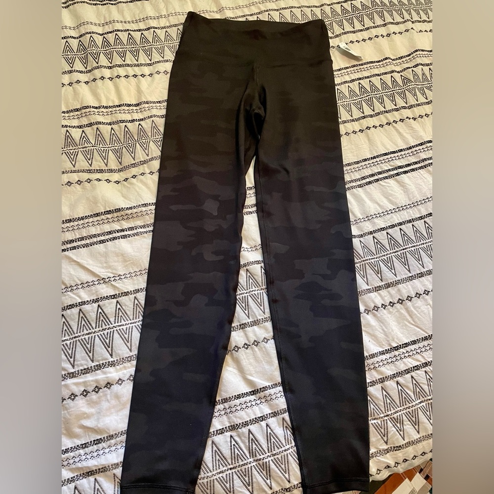 Old Navy Black Camo PowerPress Leggings